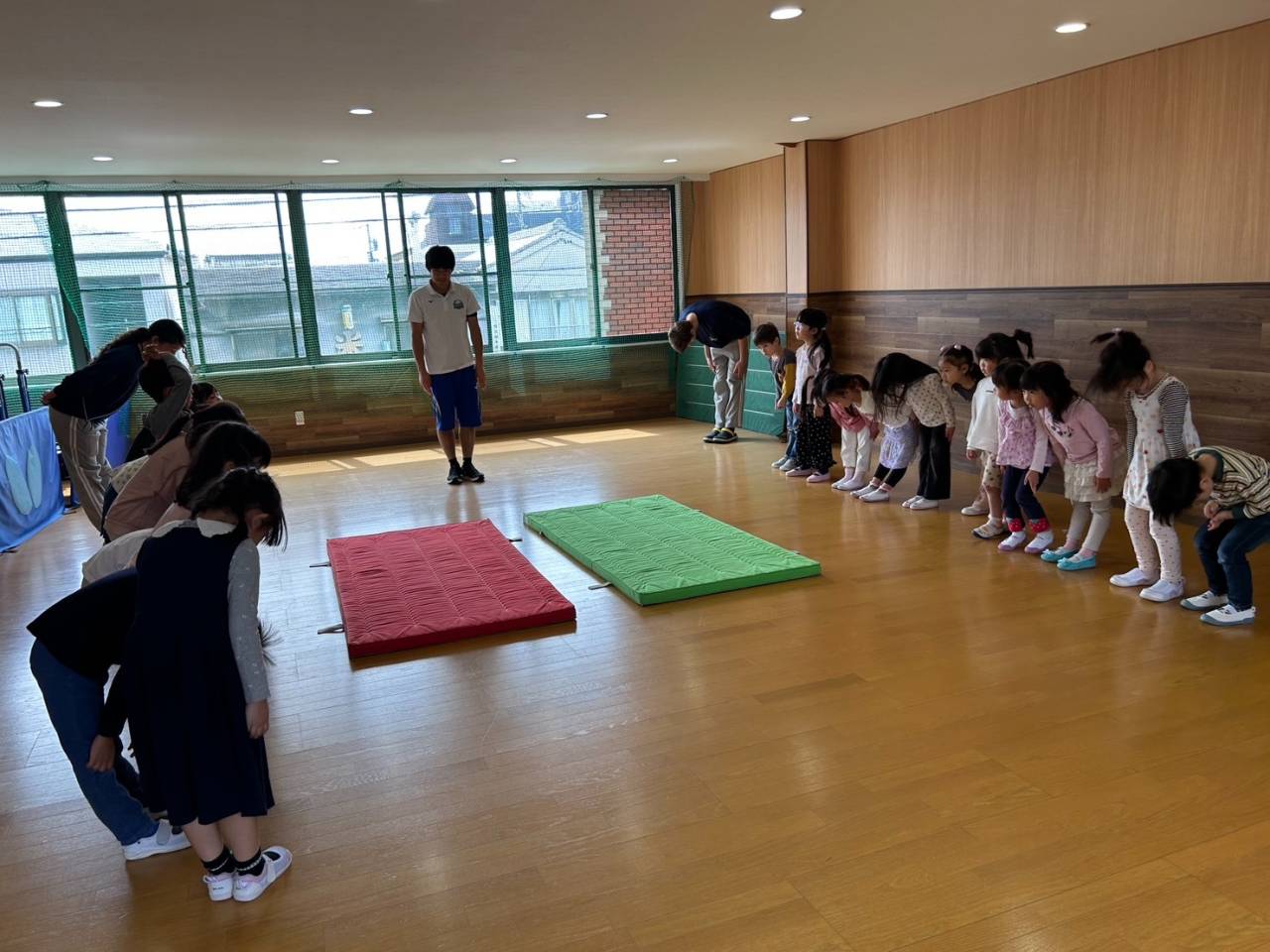 Our First Indoor Exercise of the Year!(今年度初めての課内の体育レッスン!!)☆Kindy3（年長クラス）