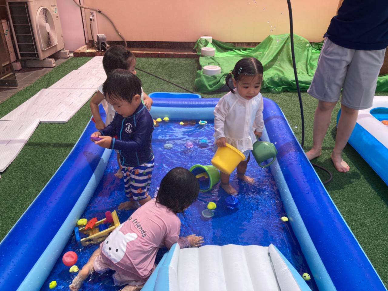 It's time to make a big splash! （お水と一緒に思い切りはしゃごう！）☆Small Kids（1歳児クラス）